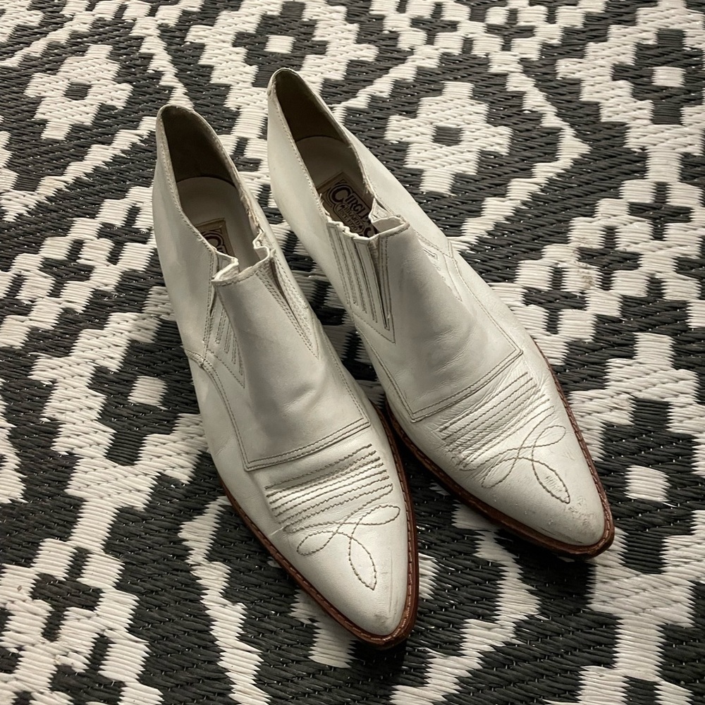 Circle S Leather Ankle Booties White Size 10